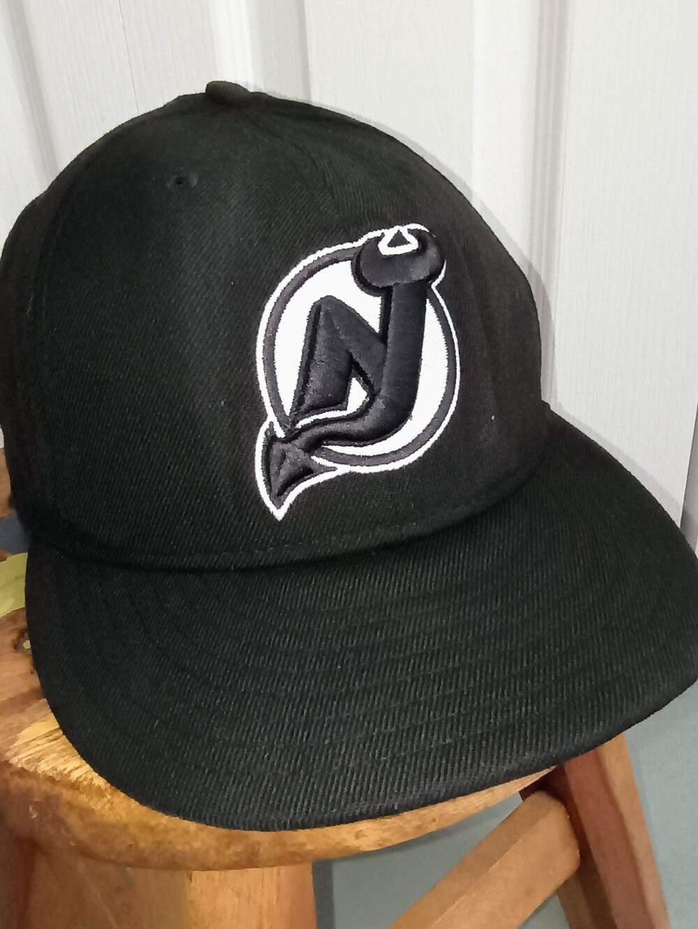 Rare New Jersey Devils NHL Fitted Hat 7 1/2 Black White New Era 59Fifty Hockey